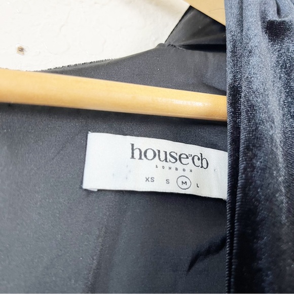 House of CB Dress Farrah Black Velvet Plunge Mini Dress Size Medium - Picture 4 of 7